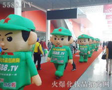 �𱬾W(w��ng)�ٴ����𺳵��ˑB(t��i)�o�˶�Ŀһ�µĸ��X