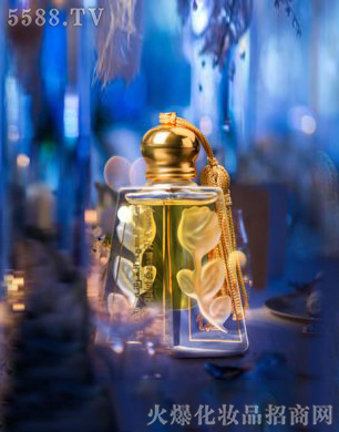 �x�����R�ϻ��yƷ���޹�˾���Ų�����ˮ����CROSSED PATH