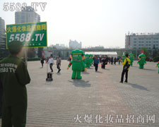 �𱬾Gɫ܊�b���M���չʾ�����ҵ������L(f��ng)��