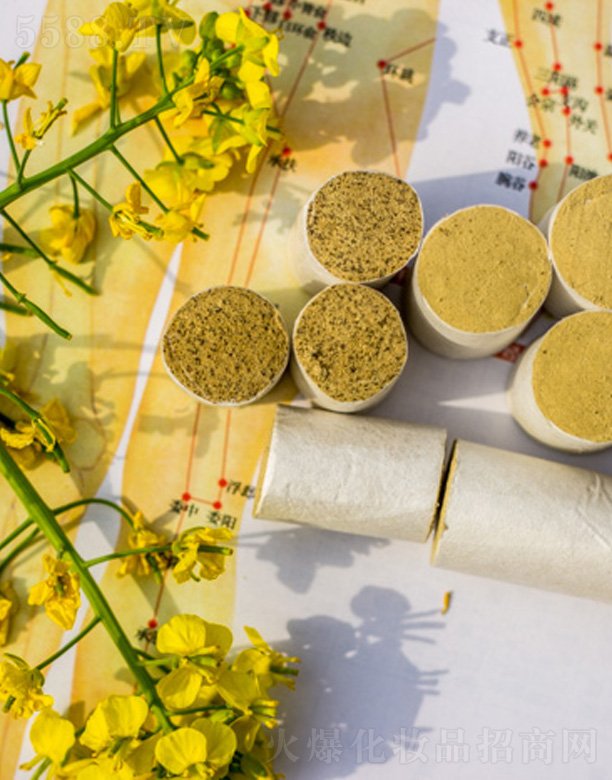 ���q����