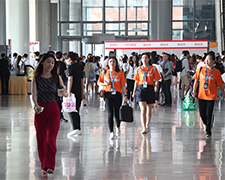 �𱬾�Ӣ����ץסÿ��չ��(hu��)�����ęC(j��)��