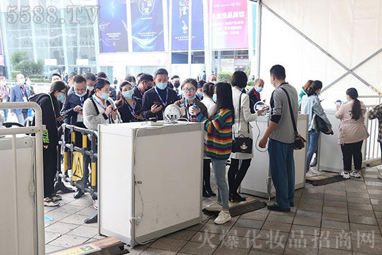 ����ʢ�����س���ۣ���44�óɶ����I(y��)���[��ʢ���_Ļ