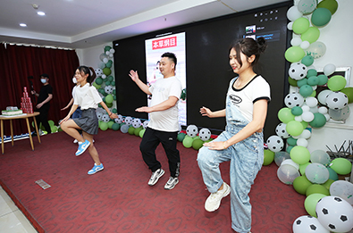 �Ϸֿ옷(l��)���𱬾W(w��ng)���Օ�(hu��)