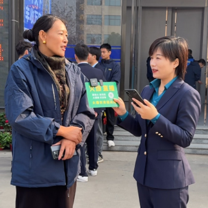 ����ֱ����������Ʒ�ƣ�