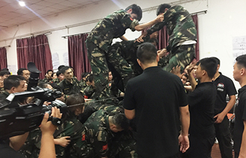 ��������������҂�ҲҪ�Գֵ�����