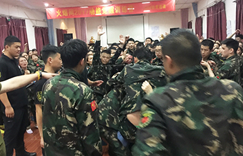 �U���ٸ����߲��^�҂��Ķ�־��