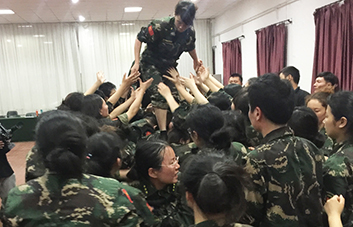 �Θ�ƥ�R�y��Խ�����˱��F���L����