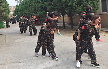 ���������������;�ж�ô�Ķ����D�U���Ҷ����v�������¸�ǰ����