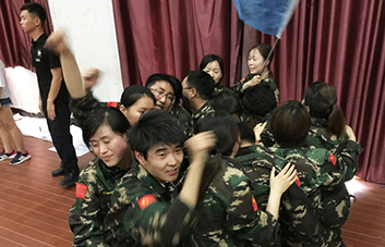 ������׷������������w��F꠶�������