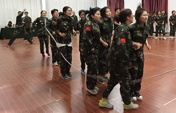 �����X�����Ʊ��O�����@һ·�҂��A��Ư����