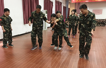 �����X�����Ʊ��O�����@һ·�҂��A��Ư����