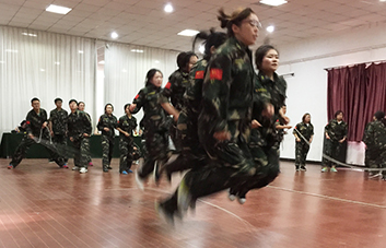 �����X�����Ʊ��O�����@һ·�҂��A��Ư����