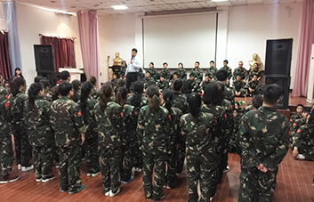 �I�����ǈF꠵ĺ��ģ�һ��һ�ж��Ǳ�����