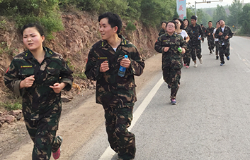 15����ͽ��ĥ�Z���𱬾W(w��ng)�T�;�Ӣ�F����O����