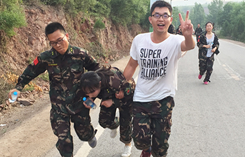 �]�б��˸��ߵ�ɽ���]�б��_���h��·��